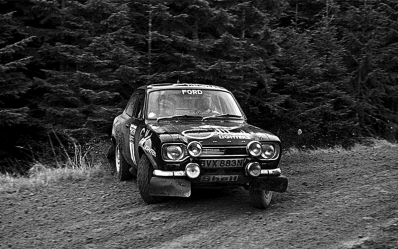 Timo Mäkinen - Henry Liddon
23º Lombard RAC Rally 1974. Ford Escort RS 1600 MKI (GVX 883N). Clasificado 1º.

Del 16 al 20 de Noviembre, York, Yorkshire, Inglaterra.
Superficie: tierra.

El Rally tenia un total de 2218 km con 84 tramos (6 de ellos fueron cancelados SS4 Heaton Park, SS17 Pantperthog, SS31 Dodington, SS44, SS47 Kielder 3 y SS58 Buchanan).

Se inscribieron 197 equipos, tomaron la salida 190, finalizaron 83.@
Palabras clave: Timo_Makinen;Gran_Bretaña;Ford;Escort;MKI;1974;RAC_Rally;Inglaterra