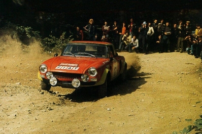 Giulio Bisulli - Francesco Rossetti
16º Rally Sanremo 1974. Fiat 124 Abarth Rallye (TO K85988). Clasificado 2º.

Del 2 al 5 de Noviembre, Sanremo, Italia.
Superficie: asfalto

El Rally tenia un total de 1805.00 km de los que 408.40 km divididos en 38 tramos eran especieles.

Tomaron la salida 106 equipos, finalizaron 54.@
Palabras clave: Fiat;Abarth;Spider;Sanremo;1974