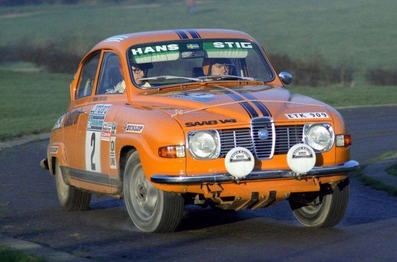 Stig Blomqvist - Hans Sylvan
23º Lombard RAC Rally 1974. Saab 96 V4 (ETK 909). Clasificado 2º.

Del 16 al 20 de Noviembre, York, Yorkshire, Inglaterra.
Superficie: tierra.

El Rally tenia un total de 2218 km con 84 tramos (6 de ellos fueron cancelados SS4 Heaton Park, SS17 Pantperthog, SS31 Dodington, SS44, SS47 Kielder 3 y SS58 Buchanan).

Se inscribieron 197 equipos, tomaron la salida 190, finalizaron 83.@
Palabras clave: Stig_Blomqvist;Hans_Sylvan;Saab;Gran_Bretaña;V4;1974;RAC_Rally;Inglaterra
