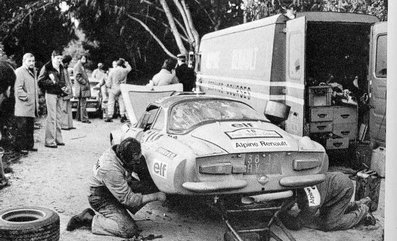 Asistencia en el 18º Tour de Corse 1974
En el Alpine-Renault A110 1800 (3812 HV 76) de Jean-Pierre Nicolas - Vincent Laverne, clasificado 2º.

Del 30 de Noviembre al 1 de Diciembre, Bastia, Córcega, Francia.
Superficie: asfalto.

El Rally tenia un total de 1292 km, de los que 374.90 km divididos en 14 tramos eran especiales.

Tomaron la salida 102 equipos, finalizaron 24.@
Palabras clave: Jean-Pierre_Nicolas;Vicent_Laverne;Renault;Alpine;Corcega;A110;1974;Asistencias;Corse