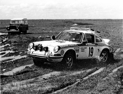 Björn Waldegard - Hans Thorszelius
22º East African Safari 1974. Porsche 911 Carrera RS (S-AR 7910). CLasificado 2º.
Chipsteads of Kensington

De 11 al 15 de Abril, Nairobi, Kenya, Africa.
Superficie: tierra.

El Rally tenia un total de 5557.00 km, desconocemos cuantos controles horarios habían.

Tomaron la salida 99 equipos, finalizaron 16.@
Palabras clave: Porsche;Carrera;Safari;1974