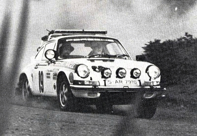 Björn Waldegard - Hans Thorszelius
22º East African Safari 1974. Porsche 911 Carrera RS (S-AR 7910). CLasificado 2º.
Chipsteads of Kensington

De 11 al 15 de Abril, Nairobi, Kenya, Africa.
Superficie: tierra.

El Rally tenia un total de 5557.00 km, desconocemos cuantos controles horarios habían.

Tomaron la salida 99 equipos, finalizaron 16.@
Palabras clave: Porsche;Carrera;Safari;1974