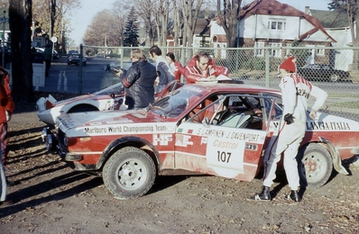 Simo Lampinen - John Davenport
2º Rally of the Rideau Lakes 1974. Lancia Beta Coupé (TO-L06635). Clasificado 2º.

Del 16 al 20 de Octubre, Smith Falls, Canada.
Superficie: tierra.

El Rally tenia un total de 1577.60 Km de los que 383.64 Km divididos en 40 tramos eran especiales (3 de ellos fueron cancelados SS24 Crosby Lake de 6.18 Km, SS25 Bennett Lake de 6.61 Km y SS26 Silver Lake de 3.64 Km).

Se inscribieron 65 equipos, tomaron la salida 51, finalizaron 19.@
Palabras clave: Simo_Lampinen;John_Davenport;Lancia;Beta;Canada;1974
