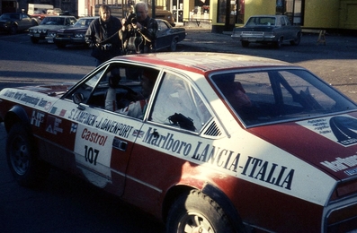 Simo Lampinen - John Davenport
2º Rally of the Rideau Lakes 1974. Lancia Beta Coupé (TO-L06635). Clasificado 2º.

Del 16 al 20 de Octubre, Smith Falls, Canada.
Superficie: tierra.

El Rally tenia un total de 1577.60 Km de los que 383.64 Km divididos en 40 tramos eran especiales (3 de ellos fueron cancelados SS24 Crosby Lake de 6.18 Km, SS25 Bennett Lake de 6.61 Km y SS26 Silver Lake de 3.64 Km).

Se inscribieron 65 equipos, tomaron la salida 51, finalizaron 19.@
Palabras clave: Simo_Lampinen;John_Davenport;Lancia;Beta;Canada;1974