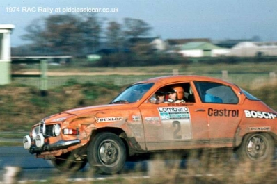 Stig Blomqvist - Hans Sylvan
23º Lombard RAC Rally 1974. Saab 96 V4 (ETK 909). Clasificado 2º.

Del 16 al 20 de Noviembre, York, Yorkshire, Inglaterra.
Superficie: tierra.

El Rally tenia un total de 2218 km con 84 tramos (6 de ellos fueron cancelados SS4 Heaton Park, SS17 Pantperthog, SS31 Dodington, SS44, SS47 Kielder 3 y SS58 Buchanan).

Se inscribieron 197 equipos, tomaron la salida 190, finalizaron 83.@
Palabras clave: Stig_Blomqvist;Hans_Sylvan;Saab;Gran_Bretaña;V4;1974;RAC_Rally;Inglaterra