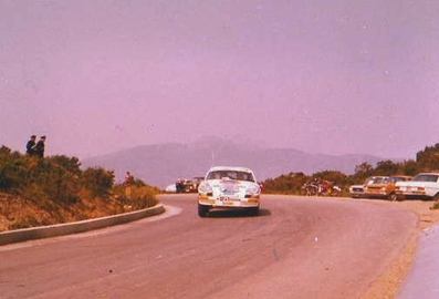 Claudio De Eccher - Claudio Salvador
7º Rally dell'Isola d'Elba 1974. Porsche Carrera. Clasificado 3º.

Del 18 al 20 de Abril, Porto Ferraio.
Superficie. asfalto.

El Rally constaba de 2 etapas con 301.00 km divididos en 36 tramos cronometrados.

Tomaron la salida 100 equipos, finalizaron 35.@
Palabras clave: Porsche;Elba;1974