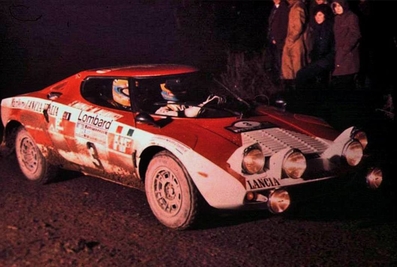 Sandro Munari - Piero Sodano
23º Lombard RAC Rally 1974. Lancia Stratos HF (TO L52901). Clasificado 3º.

Del 16 al 20 de Noviembre, York, Yorkshire, Inglaterra.
Superficie: tierra.

El Rally tenia un total de 2218 km con 84 tramos (6 de ellos fueron cancelados SS4 Heaton Park, SS17 Pantperthog, SS31 Dodington, SS44, SS47 Kielder 3 y SS58 Buchanan).

Se inscribieron 197 equipos, tomaron la salida 190, finalizaron 83.@
Palabras clave: Sandro_Munari;Piero_Sodano;Lancia;Stratos;Gran_Bretaña;1974;RAC_Rally;Inglaterra
