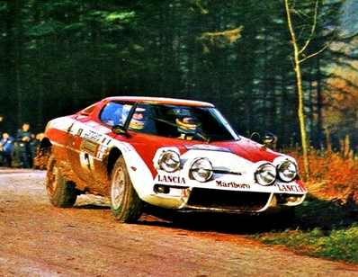 Sandro Munari - Piero Sodano
23º Lombard RAC Rally 1974. Lancia Stratos HF (TO L52901). Clasificado 3º.

Del 16 al 20 de Noviembre, York, Yorkshire, Inglaterra.
Superficie: tierra.

El Rally tenia un total de 2218 km con 84 tramos (6 de ellos fueron cancelados SS4 Heaton Park, SS17 Pantperthog, SS31 Dodington, SS44, SS47 Kielder 3 y SS58 Buchanan).

Se inscribieron 197 equipos, tomaron la salida 190, finalizaron 83.@
Palabras clave: Sandro_Munari;Lancia;Stratos;Gran_Bretaña;RAC_Rally;1974;Inglaterra
