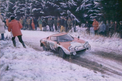 Sandro Munari - Piero Sodano
23º Lombard RAC Rally 1974. Lancia Stratos HF (TO L52901). Clasificado 3º.

Del 16 al 20 de Noviembre, York, Yorkshire, Inglaterra.
Superficie: tierra.

El Rally tenia un total de 2218 km con 84 tramos (6 de ellos fueron cancelados SS4 Heaton Park, SS17 Pantperthog, SS31 Dodington, SS44, SS47 Kielder 3 y SS58 Buchanan).

Se inscribieron 197 equipos, tomaron la salida 190, finalizaron 83.@
Palabras clave: Sandro_Munari;Piero_Sodano;Lancia;Stratos;Gran_Bretaña;1974;RAC_Rally;Nieve;Inglaterra