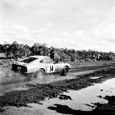 Harry Källström - Claes Billstam
22º East African Safari 1974. Datsun 260Z. Clasificado 4º.

De 11 al 15 de Abril, Nairobi, Kenya, Africa.
Superficie: tierra.

El Rally tenia un total de 5557.00 km, desconocemos cuantos controles horarios habían.

Tomaron la salida 99 equipos, finalizaron 16.@
Palabras clave: ;Claes_Billstam;Datsun;Safari;1974