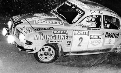 Stig Blomqvist - Hans Sylvan
24º Jyväskylän Suurajot - Rally of the 1000 Lakes 1974. Saab 96 V4 (HKW 434). Clasificado 4º.

Del 2 al 4 de Agosto, Jyväskylä.
Superficie: tierra.

El Rally tenia un total de 1260.00 km de los que 363.80 km divididos en 36 tramos eran especiales (2 de ellas fueron canceladas SS7 Vaarinmaja de 7 Km y SS22 Mataramaki de 13. 10 Km).

Tomaron la salida 118 equipos, finalizaron 88.@
Palabras clave: Stig_Blomqvist;Saab;Finlandia;1974