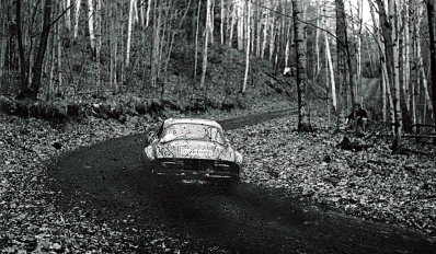 Guy Chasseuil - Jean-Pierre Rouget
26º Press-on-Regardless Rally 1974. Alpine-Renault A110 1800. Clasificado 5º.

Del 30 de Octubre al 3 de Noviembre, Marquette, Michigan, EE.UU.
Superficie: tierra.

El Rally tenia un total de 997.54 Km de los que 464.55 Km divididos en 51 tramos eran de especiales (254.08 km fueron cancelados, un total de 16 tramos).

Se inscribieron 68 equipos, tomaron la salida 64, finalizaron 29.@
Palabras clave: Alpine;Renault;USA;1974