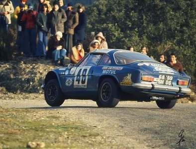 Michèle Mouton - Françoise Conconi
17º Critérium des Cévennes 1974.  Alpine-Renault A110 1600 (6859 SH 06). Clasificado 5º.

Del 14 al 15 de Diciembre, Le Vigan, Gard, Francia.
Superficie: asfalto.

El Rally constaba de 4 etapas con 273.20 Km cronometrados divididos en 20 tramos especiales.

No sabemos cuantos equipos tomaron la salida (un mínimo de 37), tampoco sabemos cuantos finalizaron.

©  Gerard Michel
@
Palabras clave: Michele_Mouton;Renault;Alpine;Criterium_Cevennes;1974