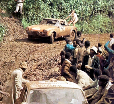 Robin Ulyate -  Ivan Smith
22º East African Safari 1974. Fiat 124 Abarth Rallye (TO H47496). Clasificado 10º.

De 11 al 15 de Abril, Nairobi, Kenya, Africa.
Superficie: tierra.

El Rally tenia un total de 5557.00 km, desconocemos cuantos controles horarios habían.

Tomaron la salida 99 equipos, finalizaron 16.@
Palabras clave: Fiat;Abarth;Spider;Safari;1974