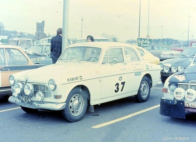 Tom Tolles - Virginia Reese
26º Press-on-Regardless Rally 1974. Volvo 122 S. Clasificado 11º.

Del 30 de Octubre al 3 de Noviembre, Marquette, Michigan, EE.UU.
Superficie: tierra.

El Rally tenia un total de 997.54 Km de los que 464.55 Km divididos en 51 tramos eran de especiales (254.08 km fueron cancelados, un total de 16 tramos).

Se inscribieron 68 equipos, tomaron la salida 64, finalizaron 29.@
Palabras clave: Volvo;USA;1974;Parque_Cerrado