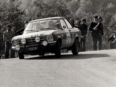 Pedretti - Cagnoli
16º Rally San Remo 1974. Opel Ascona (261811-NO). Clasificado 11º.

Del 2 al 5 de Noviembre, Sanremo, Italia.
Superficie: asfalto

El Rally tenia un total de 1805.00 km de los que 408.40 km divididos en 38 tramos eran especieles.

Tomaron la salida 106 equipos, finalizaron 54.@
Palabras clave: Opel;Ascona;Sanremo;1974