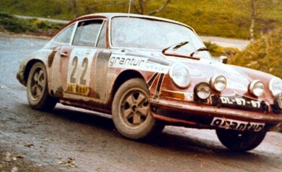 Américo da Silva Nunes - Antonio Morais
8º TAP Rallye de Portugal 1974. Porsche 911 S 2.4 (DL-67-67). Clasificado 12º.

Del 20 al 23 de Marzo, Estoril, Portugal.
Superficie: asfalto - tierra.

El Rally tenia un total de 2057.00 km de los que 455.00 km divididos en 32 tramos eran especiales.

Se inscribieron 126 equipos, tomaron la salida 120, finalizaron 36.@
Palabras clave: Porsche;Portugal;1974