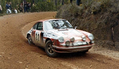 Américo da Silva Nunes - Antonio Morais
8º TAP Rallye de Portugal 1974. Porsche 911 S 2.4 (DL-67-67). Clasificado 12º.

Del 20 al 23 de Marzo, Estoril, Portugal.
Superficie: asfalto - tierra.

El Rally tenia un total de 2057.00 km de los que 455.00 km divididos en 32 tramos eran especiales.

Se inscribieron 126 equipos, tomaron la salida 120, finalizaron 36.@
Palabras clave: Porsche;Portugal;1974