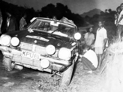 Davinder Singh - Ken Taylor
22º East African Safari 1974. Mitsubishi Colt Lancer (KPU 81). Clasificado 12º.

De 11 al 15 de Abril, Nairobi, Kenya, Africa.
Superficie: tierra.

El Rally tenia un total de 5557.00 km, desconocemos cuantos controles horarios habían.

Tomaron la salida 99 equipos, finalizaron 16.@
Palabras clave: ;Mitsubishi;Galant;Safari;1974