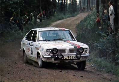 Brian Culcheth - Johnstone Syer
24º Jyväskylän Suurajot - Rally of the 1000 Lakes 1974. Morris Marina. Clasificado 24º.

Del 2 al 4 de Agosto, Jyväskylä.
Superficie: tierra.

El Rally tenia un total de 1260.00 km de los que 363.80 km divididos en 36 tramos eran especiales (2 de ellas fueron canceladas SS7 Vaarinmaja de 7 Km y SS22 Mataramaki de 13. 10 Km).

Tomaron la salida 118 equipos, finalizaron 88.@
Palabras clave: Morris;Marina;Finlandia;1974