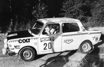 Pauli Toivonen - Martti Tiukkanen
24º Jyväskylän Suurajot - Rally of the 1000 Lakes 1974. Simca Rallye2. Clasificado 25º.

Del 2 al 4 de Agosto, Jyväskylä.
Superficie: tierra.

El Rally tenia un total de 1260.00 km de los que 363.80 km divididos en 36 tramos eran especiales (2 de ellas fueron canceladas SS7 Vaarinmaja de 7 Km y SS22 Mataramaki de 13. 10 Km).

Tomaron la salida 118 equipos, finalizaron 88.@
Palabras clave: Pauli_Toivonen;Finlandia;Simca;1974