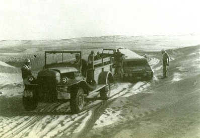Evan Green â€“ John Bryson
Rally Londres-Sahara-Múnich 1974, Leyland P76, Clasificado 13º, Anécdota: Entrando en Túnez, rompieron el tren delantero y los soportes, con la ayuda de un destacamento de soldados desmontaron las piezas, y Bryson con un Land Rover se fue hasta el Fort Bourguiba, para repararlo, y una vez reparado pudieron continuar hacia Tunez@
Palabras clave: UDT;Londres;Sahara;Munich;1974;Mercedes