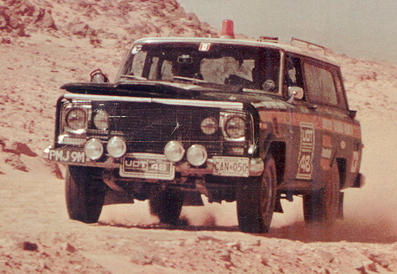 Innes Ireland â€“ Alan Grant â€“ Tim Powell
Rally Londres-Sahara-Múnich 1974, Jeep Cherokee, Retirado en Tamanrasset@
Palabras clave: UDT;Londres;Sahara;Munich;1974;Jeep