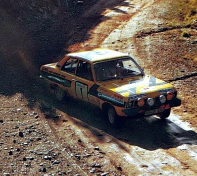 Achim Warmbold - Jean Todt
8º TAP Rallye de Portugal 1974. Opel Ascona 1.9 SR (GG-DR 830). Abandonó por la suspensión trasera en SS13 Manhouce de 24.50 Km.

Del 20 al 23 de Marzo, Estoril, Portugal.
Superficie: asfalto - tierra.

El Rally tenia un total de 2057.00 km de los que 455.00 km divididos en 32 tramos eran especiales.

Se inscribieron 126 equipos, tomaron la salida 120, finalizaron 36.@
Palabras clave: ;Opel;Ascona;Portugal;1974