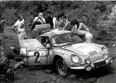 Bernard Darniche - Alain Mahé
22º East African Safari Rally 1974. Alpine-Renault A110 1800 (9027 HN 76). Abandonó por motor/suspensión.

De 11 al 15 de Abril, Nairobi, Kenya, Africa.
Superficie: tierra.

El Rally tenia un total de 5557.00 km, desconocemos cuantos controles horarios habían.

Tomaron la salida 99 equipos, finalizaron 16.@
Palabras clave: ;Renault;Alpine;Safari;1974