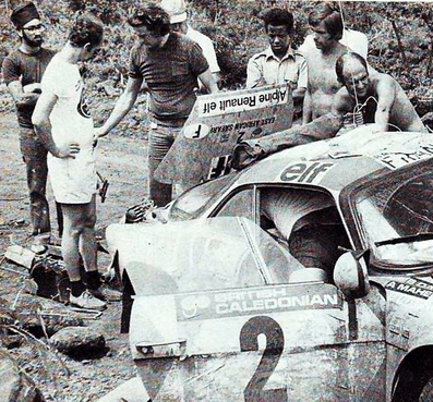 Bernard Darniche - Alain Mahé
22º East African Safari Rally 1974. Alpine-Renault A110 1800 (9027 HN 76). Abandonó por motor/suspensión.

De 11 al 15 de Abril, Nairobi, Kenya, Africa.
Superficie: tierra.

El Rally tenia un total de 5557.00 km, desconocemos cuantos controles horarios habían.

Tomaron la salida 99 equipos, finalizaron 16.@
Palabras clave: ;Renault;Alpine;Safari;1974