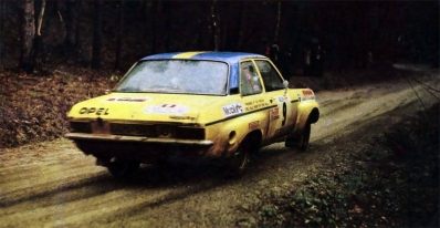 Richard Anthony (Tony) Fall - Robin Turvey
8º TAP Rallye de Portugal 1974. Opel Ascona. Abandonó por la suspensión delantera, desconocemos en que especial.

Del 20 al 23 de Marzo, Estoril, Portugal.
Superficie: asfalto - tierra.

El Rally tenia un total de 2057.00 km de los que 455.00 km divididos en 32 tramos eran especiales.

Se inscribieron 126 equipos, tomaron la salida 120, finalizaron 36.@
Palabras clave: Tony_Fall;Portugal;Opel;Ascona;1974