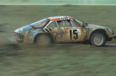 Jean-Luc Thérier - Vincent Laverne
22º East African Safari 1974. Alpine-Renault A110 1800 (9026 HN 76). Abandonó por la suspensión del coche.

De 11 al 15 de Abril, Nairobi, Kenya, Africa.
Superficie: tierra.

El Rally tenia un total de 5557.00 km, desconocemos cuantos controles horarios habían.

Tomaron la salida 99 equipos, finalizaron 16.@
Palabras clave: ;Renault;Alpine;Safari;1974