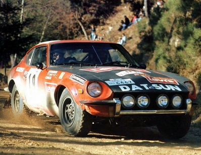 Mario Figueiredo - Carlos Barata
8º TAP Rallye de Portugal 1974. Datsun 240Z. Abandonó, desconocemos el motivo y en que especial.

Del 20 al 23 de Marzo, Estoril, Portugal.
Superficie: asfalto - tierra.

El Rally tenia un total de 2057.00 km de los que 455.00 km divididos en 32 tramos eran especiales.

Se inscribieron 126 equipos, tomaron la salida 120, finalizaron 36.@
Palabras clave: Datsun;Portugal;1974