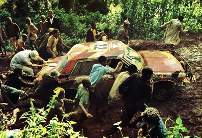 Ann Taieth - Silvia King
22º East African Safari 1974. Datsun 1600. Abandonó, desconocemos el motivo.

De 11 al 15 de Abril, Nairobi, Kenya, Africa.
Superficie: tierra.

El Rally tenia un total de 5557.00 km, desconocemos cuantos controles horarios habían.

Tomaron la salida 99 equipos, finalizaron 16.@
Palabras clave: Datsun;Safari;1974;Mujeres;Womens