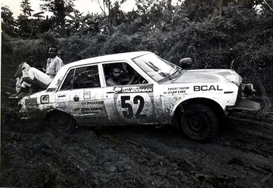 Bharat Sharma - Aslan Khan
22º East African Safari 1974. Datsun 1600. Abandonó, desconocemos el motivo.

De 11 al 15 de Abril, Nairobi, Kenya, Africa.
Superficie: tierra.

El Rally tenia un total de 5557.00 km, desconocemos cuantos controles horarios habían.

Tomaron la salida 99 equipos, finalizaron 16.@
Palabras clave: Datsun;Safari;1974