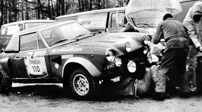 Asistencia en el 2º Rally of the Rideau Lakes 1974
En el Fiat 124 Abarth Rallye de Jean-Paul Perusse - John Bellefleur. Abandonó por la caja de cambios antes de reanudar la segunda etapa.

Del 16 al 20 de Octubre, Smith Falls, Canada.
Superficie: tierra.

El Rally tenia un total de 1577.60 Km de los que 383.64 Km divididos en 40 tramos eran especiales (3 de ellos fueron cancelados SS24 Crosby Lake de 6.18 Km, SS25 Bennett Lake de 6.61 Km y SS26 Silver Lake de 3.64 Km).

Se inscribieron 65 equipos, tomaron la salida 51, finalizaron 19.@
Palabras clave: Fiat;Abarth;Canada;1974;Asistencias