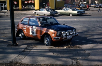 Keith Spencer - Rob Simpson
2º Rally of the Rideau Lakes 1974. Honda Civic. Abandonó.

Del 16 al 20 de Octubre, Smith Falls, Canada.
Superficie: tierra.

El Rally tenia un total de 1577.60 Km de los que 383.64 Km divididos en 40 tramos eran especiales (3 de ellos fueron cancelados SS24 Crosby Lake de 6.18 Km, SS25 Bennett Lake de 6.61 Km y SS26 Silver Lake de 3.64 Km).

Se inscribieron 65 equipos, tomaron la salida 51, finalizaron 19.@
Palabras clave: Honda;Civic;Canada;1974