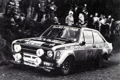 Timo Mäkinen - Henry Liddon
24º Lombard RAC Rally 1975. Ford Escort RS 1800 MKII (LAR 801P). Clasificado 1º.

Del 22 al 26 de Noviembre, York, Yorkshire, Inglaterra.
Superficie: tierra.

El Rally tenia 72 tramos especiales, (2 de ellos fueron cancelados, SS7 Wykeham y SS25 Chargot Wood).

Se inscribieron 250 equipos, tomaron la salida 236, finalizaron 104.@
Palabras clave: Timo_Makinen;Gran_Bretaña;Ford;Escort;RS;MKII;1975;Lombard_RAC_Rally;Inglaterra