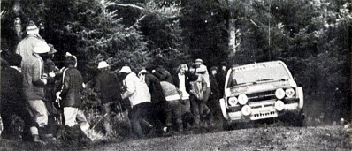 Timo Mäkinen - Henry Liddon
24º Lombard RAC Rally 1975. Ford Escort RS 1800 MKII (LAR 801P). Clasificado 1º.

Del 22 al 26 de Noviembre, York, Yorkshire, Inglaterra.
Superficie: tierra.

El Rally tenia 72 tramos especiales, (2 de ellos fueron cancelados, SS7 Wykeham y SS25 Chargot Wood).

Se inscribieron 250 equipos, tomaron la salida 236, finalizaron 104.@
Palabras clave: Timo_Makinen;Gran_Bretaña;Ford;Escort;RS;MKII;1975;Lombard_RAC_Rally;Inglaterra