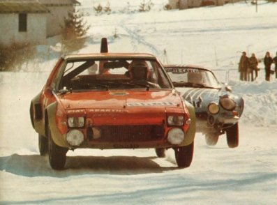 Ronde de Serre Chevalier 1975 
En primera línea de imagen Bernard Darniche con el Fiat X1/9, clasificado 1º.

Detrás Jean-Pierre Nicolas con el Alpine-Renault A110 1800, clasificado 2º.
@@
Palabras clave: Bernard_Darniche;Jean-Pierre_Nicolas;Alpine;Renault;Fiat;Ronde_Chevalier;1975;Nieve