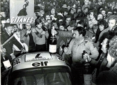Jean-Pierre Nicolas - Vincent Laverne
19º Tour de Corse 1975. Alpine-Renault A110 1800. (1475 JB 76). Clasificado 2º.

Del 8 al 9 de Noviembre, Ajaccio, Córcega, Francia.
Superficie: asfalto.

El Rally tenia un total de 1340.00 km de los que 479.40 km divididos en 10 tramos eran especiales (3 de ellos fueron cancelados, SS3 Luri - Canari de 23.70 km, SS4 San Prieto - Pietra Moneta de 34.00 km y SS5 RF9 - N195 de 29.80 km).

Tomaron la salida 77 equipos, finalizaron 22.

En esta edición habí­an 2 tramos de mas de 100 Km:
SS1 Panelca - Ponte Leccia de 158 Km
SS8 Zonza - Abaccia de 120 Km.@
Palabras clave: ;Renault;Alpine;Corse;Corcega;1975