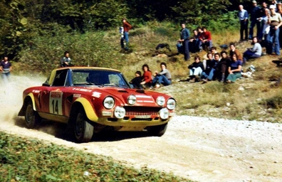 Maurizio Verini - Francesco Rossetti
17º Rallye Sanremo 1975. Fiat 124 Abarth Rallye (TO L69745). Clasificado 2º.

Del 1 al 4 de Octubre, Sanremo, Imperia, Liguria, Italia.
Superficie: tierra - asfalto.

El Rally tenia un total de 1736.00 km de los que 977.00 km divididos en 39 tramos eran especiales.

Tomaron la salida 118 equipos, finalizaron 33.@
Palabras clave: ;Fiat;Abarth;Spider;Sanremo;1975