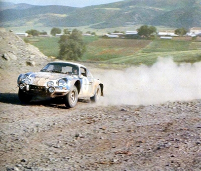 Tassos Livieratos (Siroco) - Miltos Andriopoulos
22º Acropolis Rally 1975. Alpine-Renault A110 1800 (399680). Clasificado 2º.

Del 24 al 31 de Mayo, Atenas, Grecia.
Superficie: tierra.

El Rally se dividia en 4 etapas con un total de 2639.88 km de los que 580.00 km divididos en 49 tramos eran especiales.

Tomaron la salida 87 equipos, finalizaron 17.@
Palabras clave: Alpine;Renault;Acropolis;grecia;1975