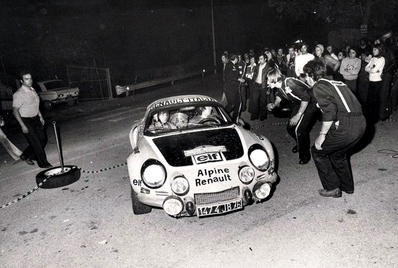 Jean-Luc Thérier - Michel Vial
17º Rally Sanremo 1975. Alpine-Renault A110 1800 (1474 JB 76). Clasificado 3º.

Del 1 al 4 de Octubre, Sanremo, Imperia, Liguria, Italia.
Supeerficie: tierra - asfalto.

El Rally tenia un total de 1736.00 km de los que 977.00 km divididos en 39 tramos eran especiales.

Tomaron la salida 118 equipos, finalizaron 33.@
Palabras clave: ;Renault;Alpine;A110;Sanremo;1975