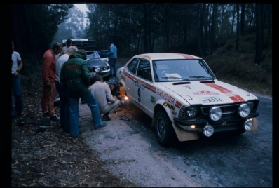Ove Andersson - Arne Hertz
9º Rallye de Portugal - Vinho do Porto 1975. Toyota Corolla Levin TE 27. Clasificado 3º.

Del 18 al 21 de Julio, Estoril, Cascais, Lisboa, Portugal.
Superficie: asfalto - tierra.

El Rally tenia un total de 2006.50 Km de los que 514.80 Km divididos en 34 tramos eran especiales.

Tomaron la salida 73 equipos, finalizaron 22.@
Palabras clave: Ove_Andersson;Portugal;Toyota;Corolla;1975