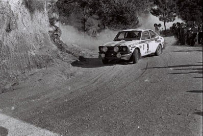 Ove Andersson - Arne Hertz
9º Rallye de Portugal - Vinho do Porto 1975. Toyota Corolla Levin TE 27. Clasificado 3º.

Del 18 al 21 de Julio, Estoril, Cascais, Lisboa, Portugal.
Superficie: asfalto - tierra.

El Rally tenia un total de 2006.50 Km de los que 514.80 Km divididos en 34 tramos eran especiales.

Tomaron la salida 73 equipos, finalizaron 22.@
Palabras clave: Ove_Andersson;Portugal;Toyota;Corolla;1975