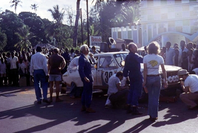 Bert Shankland - Chris Bates
23º Safari Rally 1975. Peugeot 504. Clasificado 5º.

Del 27 al 31 de Marzo, Nairobi, Kenya, África.
Superficie: tierra.

El Rally tenia un total de 5927 km con 80 controles horarios.

Tomaron la salida 75 equipos, finalizaron 14.@
Palabras clave: Peugeot;Safari;1975