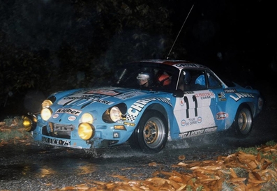Jacques Henry - Maurice Gelin
19º Tour de Corse 1975. Alpine-Renault A110 1800 (943 AKX 75). Clasificado 5º.

Del 8 al 9 de Noviembre, Ajaccio, Córcega, Francia.
Superficie: asfalto.

En esta edición habían 2 tramos de mas de 100 Km, SS1 Panelca - Ponte Leccia de 158 Km y SS8 Zonza - Abaccia de 120 Km.

El Rally tenia un total de 1340 km de los que 479.40 km divididos en 10 tramos eran especiales, (3 de ellos fueron cancelados SS3 Luri - Canari de 23.70 Km, SS4 San Pietro - Pietra Moneta de 34.00 Km, SS5 RF9 - N195 de 29.80 Km).

Tomaron la salida 77 equipos, finalizaron 22.@
Palabras clave: Jacques_Henry;Renault;Alpine;Corse;Corcega;1975