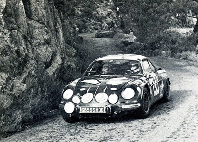 Michèle Mouton - Françoise Conconi
19º Tour de Corse 1975. Alpine-Renault A110 1800 (6859 SH 06). Clasificada 7º.

Del 8 al 9 de Noviembre, Ajaccio, Córcega, Francia.
Superficie: asfalto.

El Rally tenia un total de 1340.00 km de los que 479.40 km divididos en 10 tramos eran especiales (3 de ellos fueron cancelados, SS3 Luri - Canari de 23.70 km, SS4 San Prieto - Pietra Moneta de 34.00 km y SS5 RF9 - N195 de 29.80 km).

Tomaron la salida 77 equipos, finalizaron 22.

En esta edición habí­an 2 tramos de mas de 100 Km:
SS1 Panelca - Ponte Leccia de 158 Km
SS8 Zonza - Abaccia de 120 Km.
@
Palabras clave: Michele_Mouton;Renault;Alpine;Corcega;Corse;1975;Mujeres;Womens