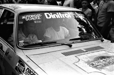 Georg Fischer - Harald Gottlieb
17º Rally Sanremo 1975. Opel Ascona 1.9 SR (W 481.158). Clasificado 8º.

Del 1 al 4 de Octubre, Sanremo, Imperia, Liguria, Italia.
Supeerficie: tierra - asfalto.

El Rally tenia un total de 1736.00 km de los que 977.00 km divididos en 39 tramos eran especiales.

Tomaron la salida 118 equipos, finalizaron 33.@
Palabras clave: Opel;Ascona;Sanremo;1975